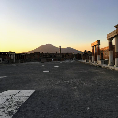 Enjoy Pompeii