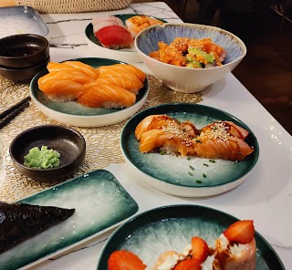 NOM Sushi Vibes
