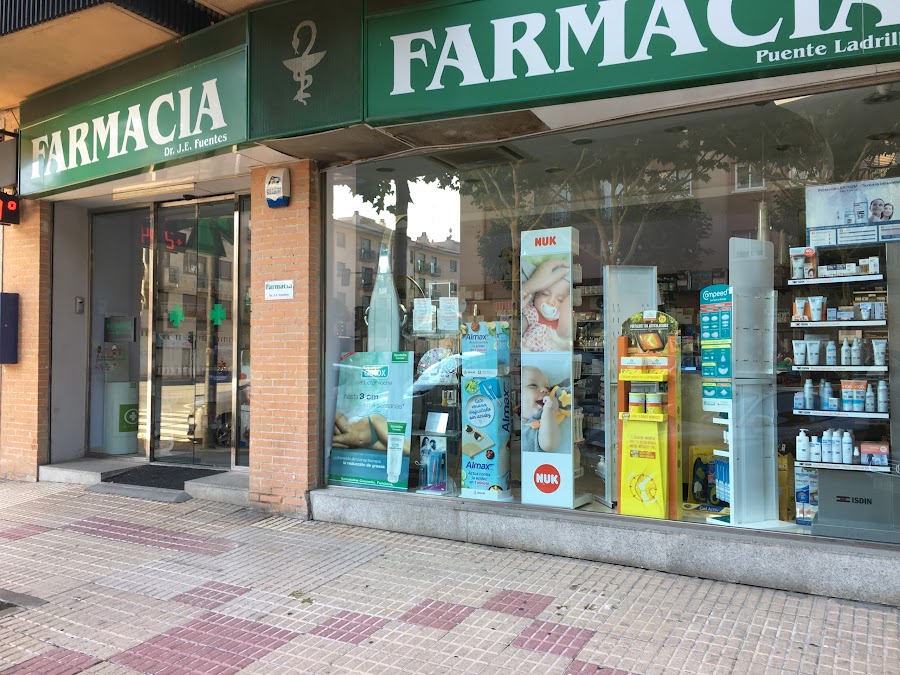 Foto farmacia Farmacia Puente Ladrillo Dermocosmética Ortopedia