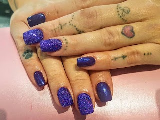 Tres Chic - Hair & Nails