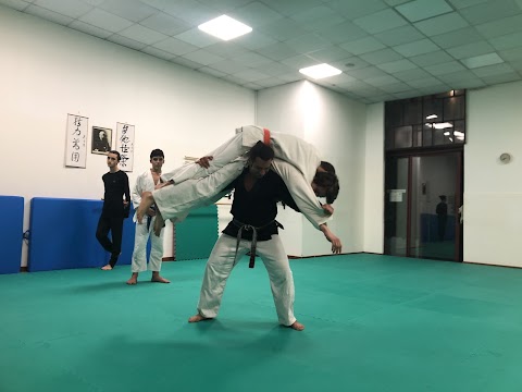 Kodokan Carate Brianza (Judo / Katori Shinto Ryu / Massaggi )