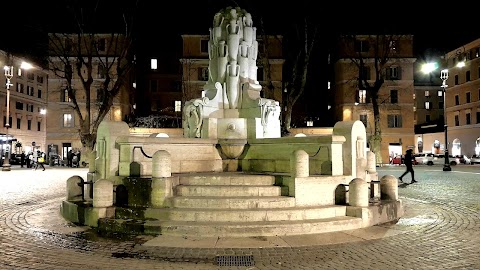 Fontana delle Anfore