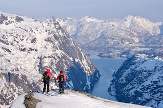 PowderWeGo Ski Travels