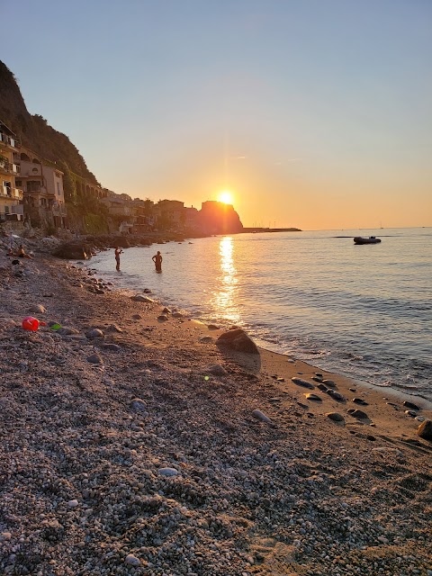 Cala delle Feluche Ristorante e Aperitivi sul Mare