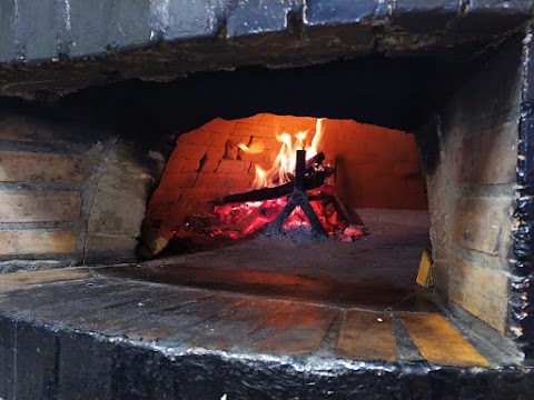 Pizzeria Forno a Legna