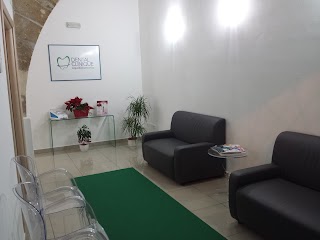 "DENTAL CLINIQUE" Centro Odontoiatrico Dottori Venuti Mauro Russa Francesco