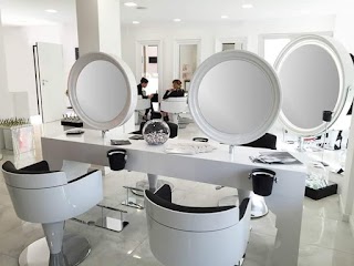 Monica Capponi Salon