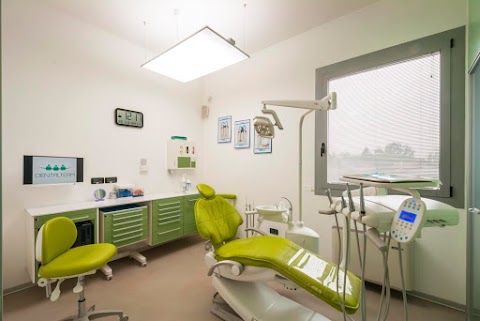 Studio Dentistico Dental Team S.R.L. Di Longhin Diego Via Roma 25