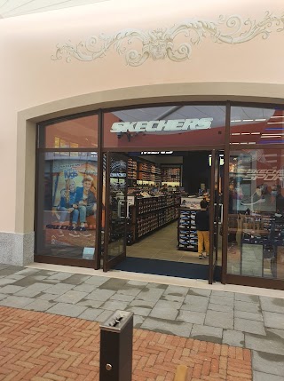 SKECHERS OUTLET