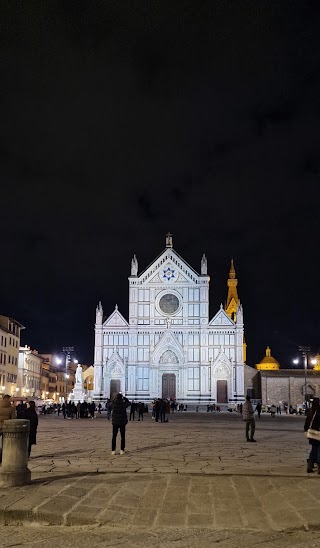 A Giro Trek Hiking, Trekking, Cycling Tour in Toscana