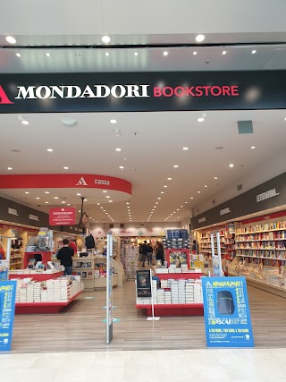 Mondadori Bookstore