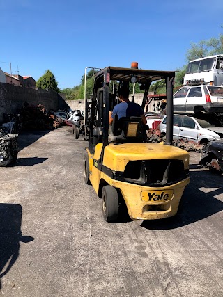 Demolizioni auto Pezzino SANTI & GIUSEPPE