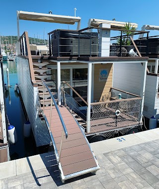 Sirena Floating House