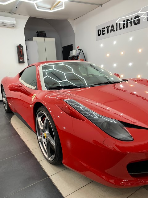 The Garage Wash - Autolavaggio e Detailing