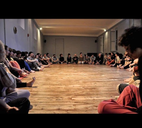 Contact Improvisation dance