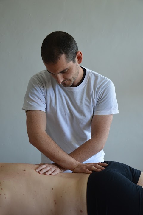 Massoterapia e Arte Shiatsu (massaggio sportivo, linfodrenaggio manuale terapeutico, Moxa)