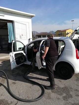 Autolavaggio di Isola Caffè - Area Servizio Q8