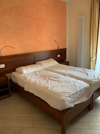 Hotel Lory - Garda