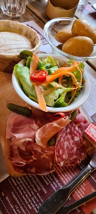 Restaurant La Bergerie - Terrasse ensoleillée