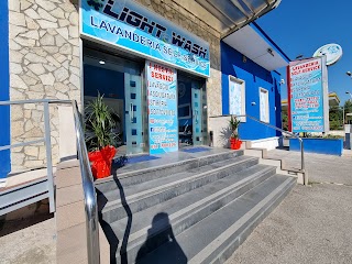 Light Wash Lavanderia Self Service e Stireria