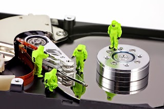 Recovery Data- Recupero Dati Hard Disk in camera bianca, Sistemi Raid, Server, Nas, Pen Drive e Smartphone