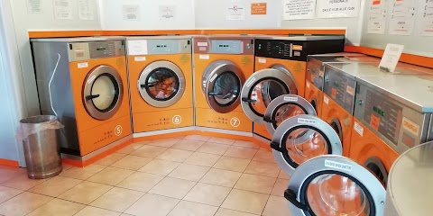 Lavanderia Self-Service Laundry di famiglia Perlati