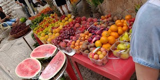 MERCATO STRADALE FRUTTI E VERDURE