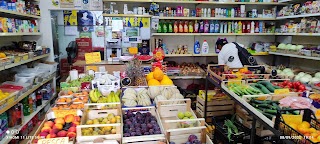 Ortofrutta minimarket di Paik Milan.