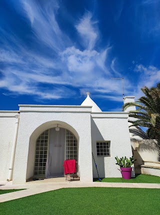 Villa d'Itria with trullo and pool