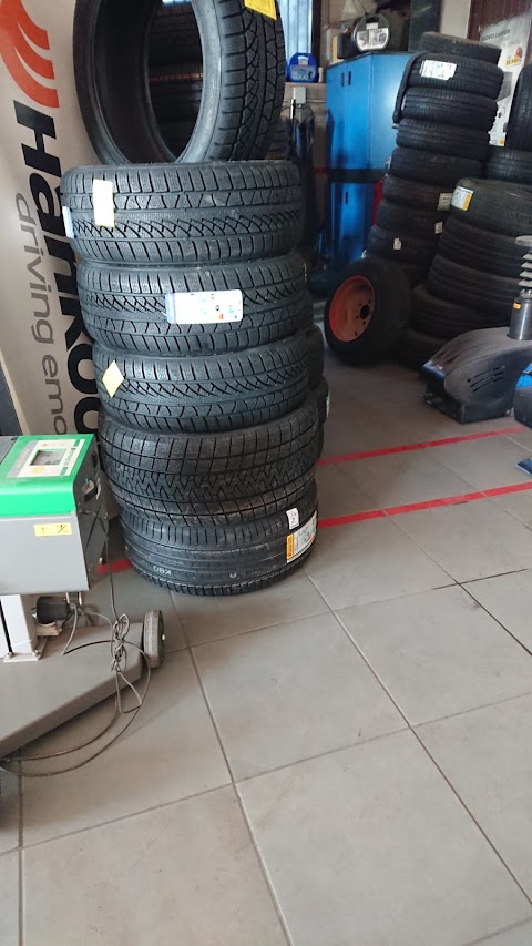 Centro revisione e gommista M.P. Auto gomme snc