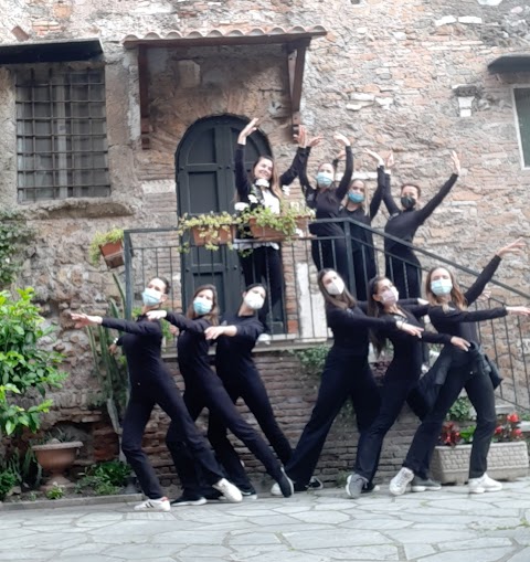 Fondazione Teatro Dell'Opera di Roma - Scuola di Ballo