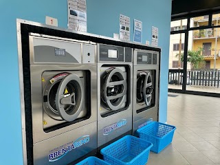 Lavanderia Self-Service C.M. Wash