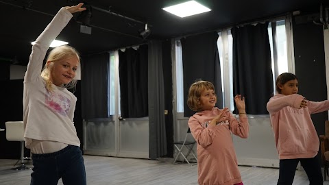 PAV, Performing Arts Village, Scuola di Teatro, Cinema e Comunicazione