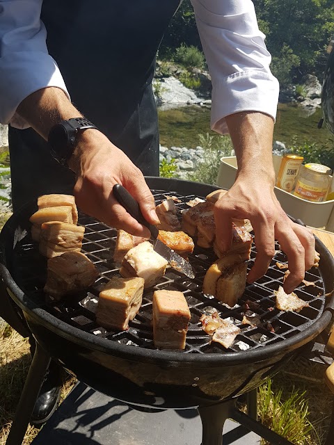 Tenda sul fiume con spa naturale