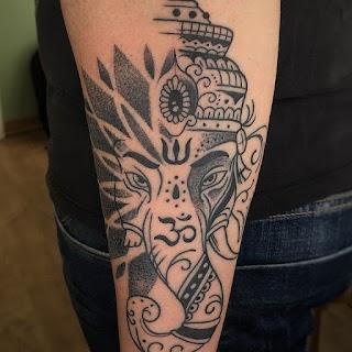 Una Mano Tatua l'Altra - Giovanni Matola