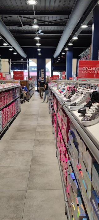 SKECHERS OUTLET