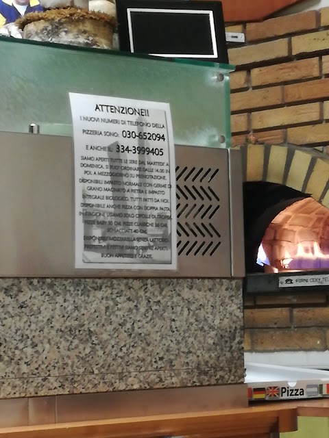 Pizzeria "due torri" dal maro.