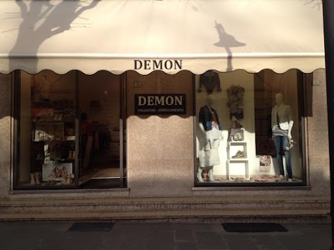 Demon abbigliamento e calzature