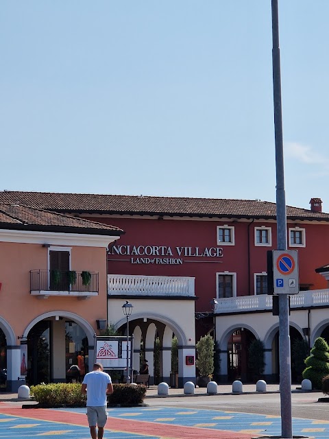 Levi's® Factory Outlet Rodengo Saiano Franciacorta