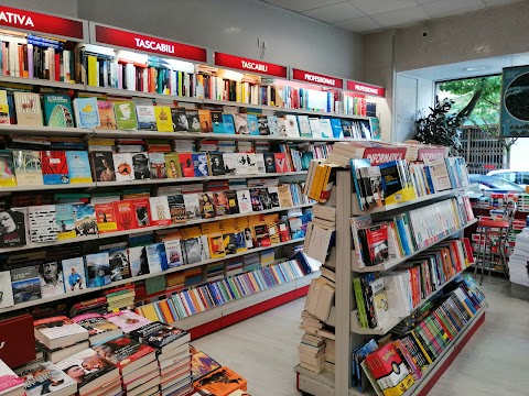 Mondadori Bookstore