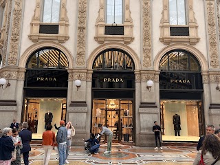 Prada Milano Galleria Uomo