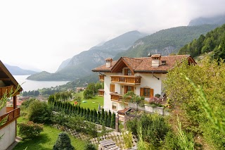 Villa La Dama del Lago . Appartamenti Vacanze Molveno