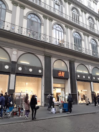 H&M