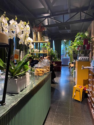 Bohem La Stazione - Fiori, Bon Bon Confetteria e Bistrot