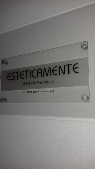 Esteticamente