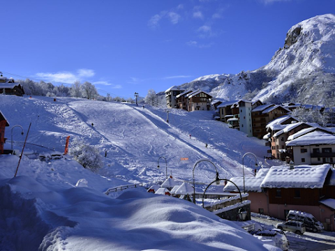 Magasin 3 Vallées Ski Location -ski aux pieds