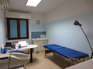 Studio Dentistico Dr.ssa Vannetti M. Rita - Odontoiatria, implantologia, protesi, medicina estetica