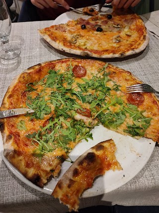 Pizzeria La felicità Forno a Legna