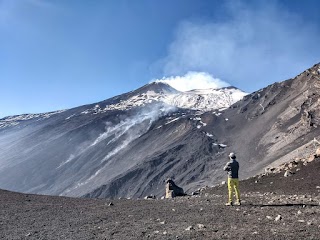 DARIO VAGHI HIKING GUIDE