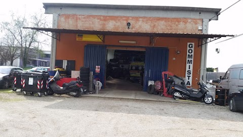 Gomme Auto Moto Service Snc - Garage Service
